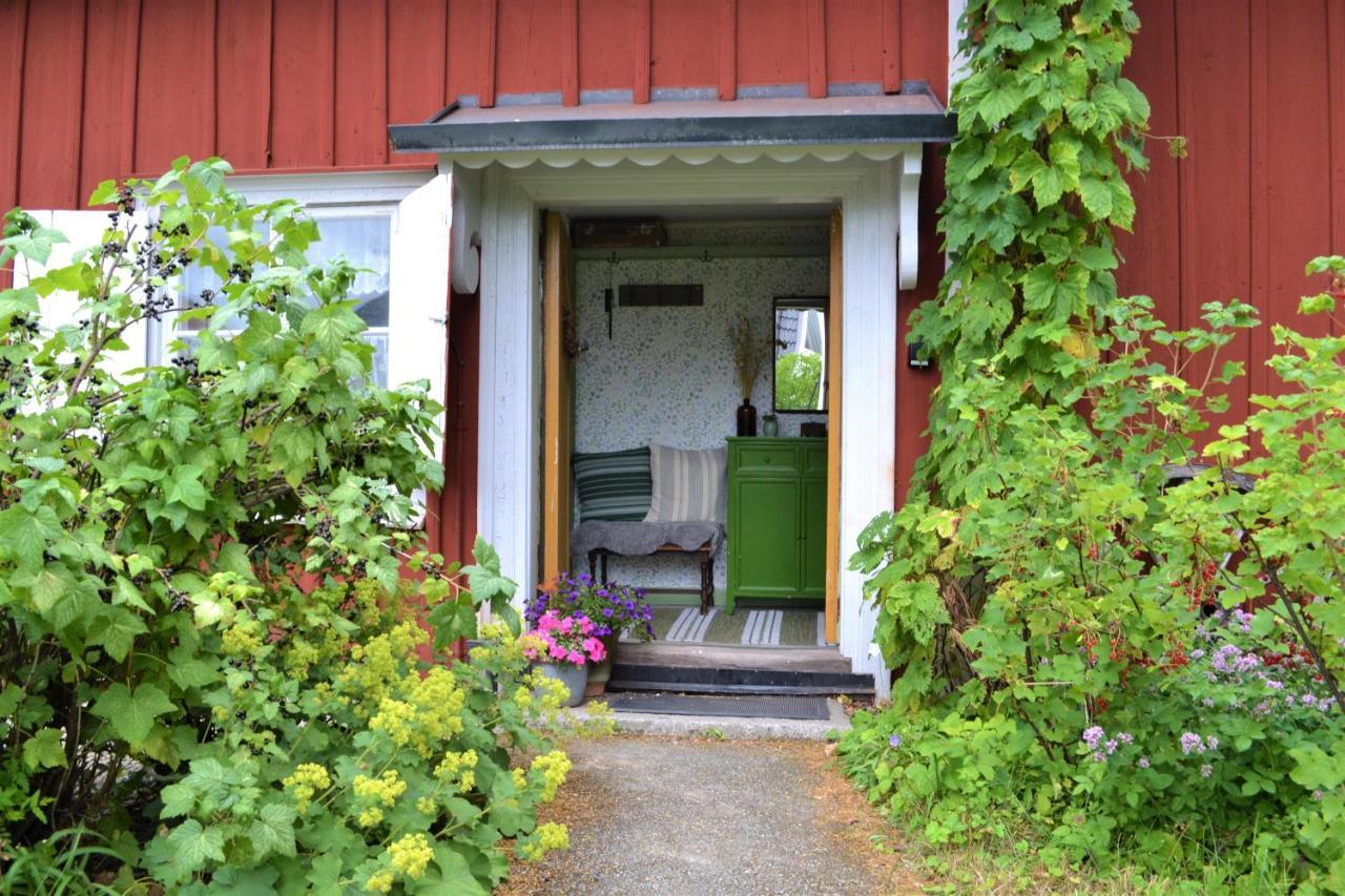 Rustik Stuga Med Lantlig Kaensla Naera Oerebro City Exterior foto
