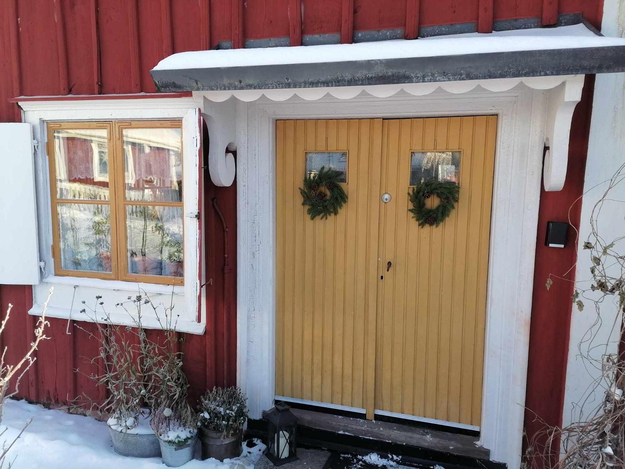 Rustik Stuga Med Lantlig Kaensla Naera Oerebro City Exterior foto