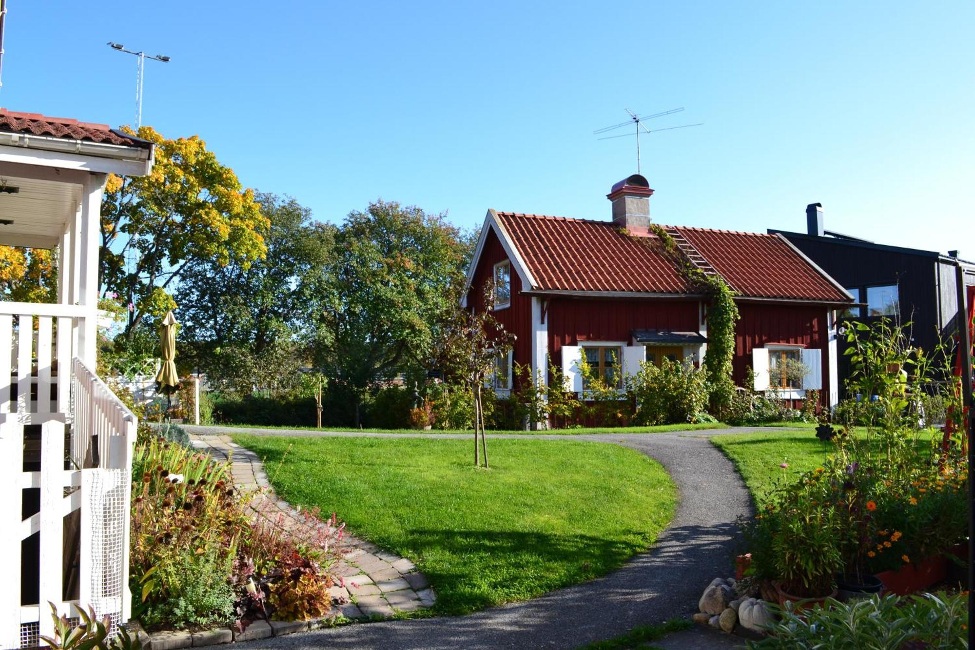 Rustik Stuga Med Lantlig Kaensla Naera Oerebro City Exterior foto